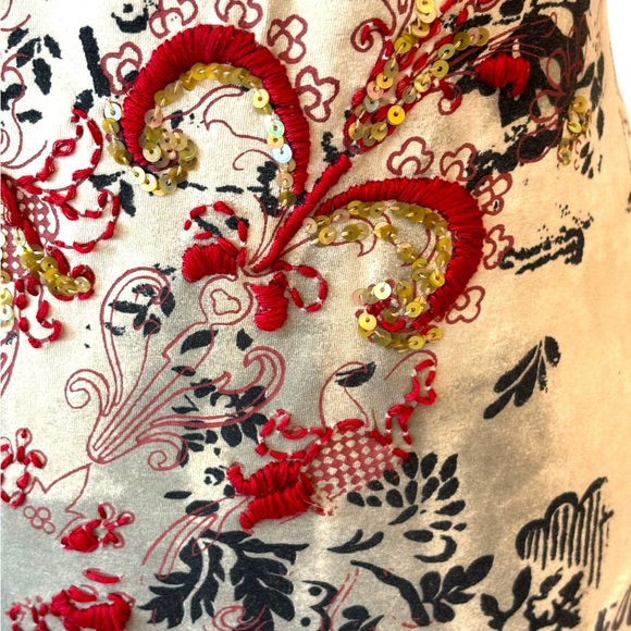 Marc Aurel Embroidery Sequin Stretch Top - Picture 4 of 8